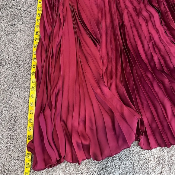 NWOT Lulu's cherry red side cut out pleated Maxi gown - Picture 11 of 12